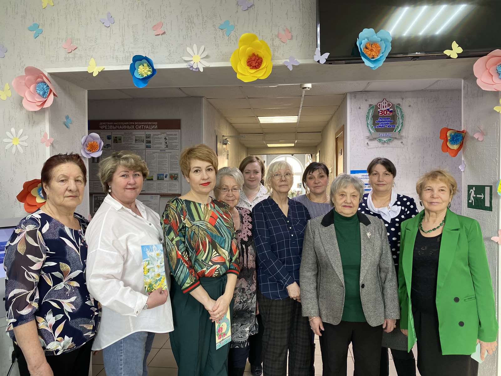 В Центре общения старшего поколения Белоярского района пенсионеры научились пользоваться сайтами Социального фонда и Госуслуг.